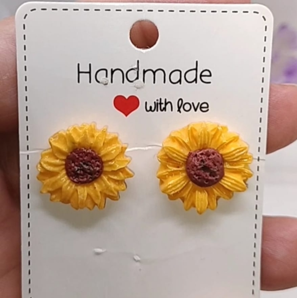 Set of three pairs of porcelain earrings, 0.5 inch sunflower earrings, 0.4 inch - Picture 2 of 7